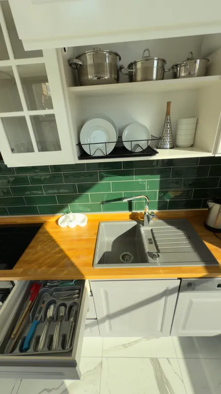 Люкс квартира в центре в 150 метрах от пляжа Клеопатра