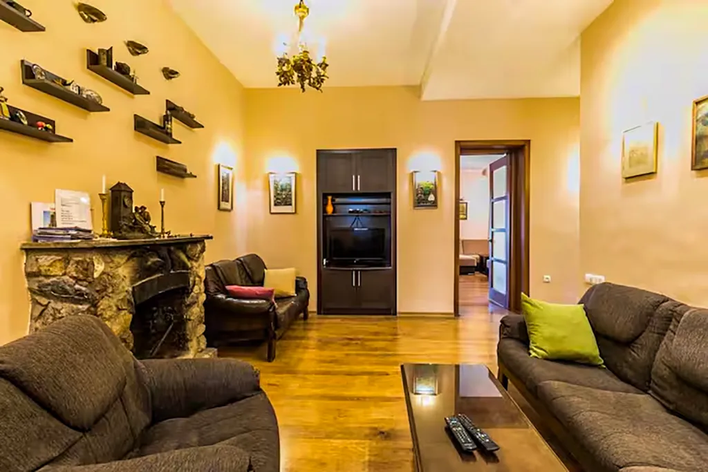 Apartment at 12 Baratashvili street