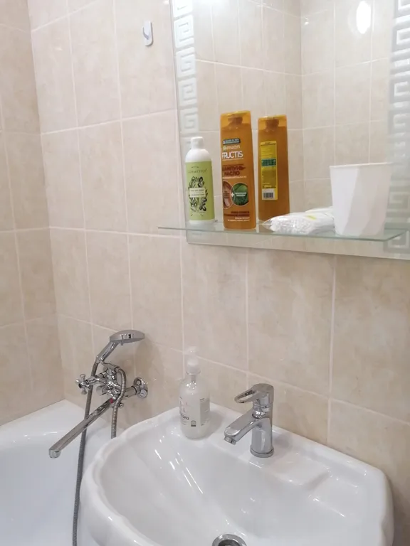 Квартира в Воронеже рядом с М4, на выезде. Чисто, есть постель.