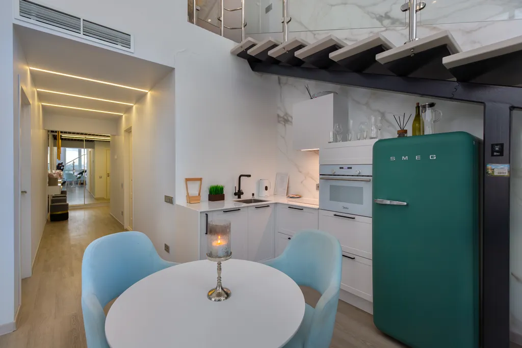 3-комнатная двухуровневая студия с видом на мост Влюбленных