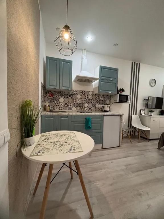 Студия бежевая в центре города