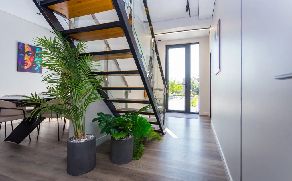 Дом у моря с бассейном