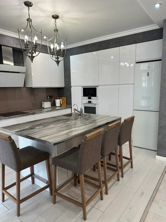 Трехкомнатная квартира в самом центре