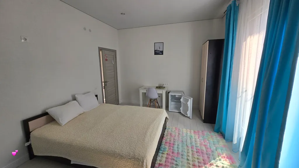 Квартира Квартира Четырёхместный номер в центре города, с зоной отдыха и бассейном — Темрюк