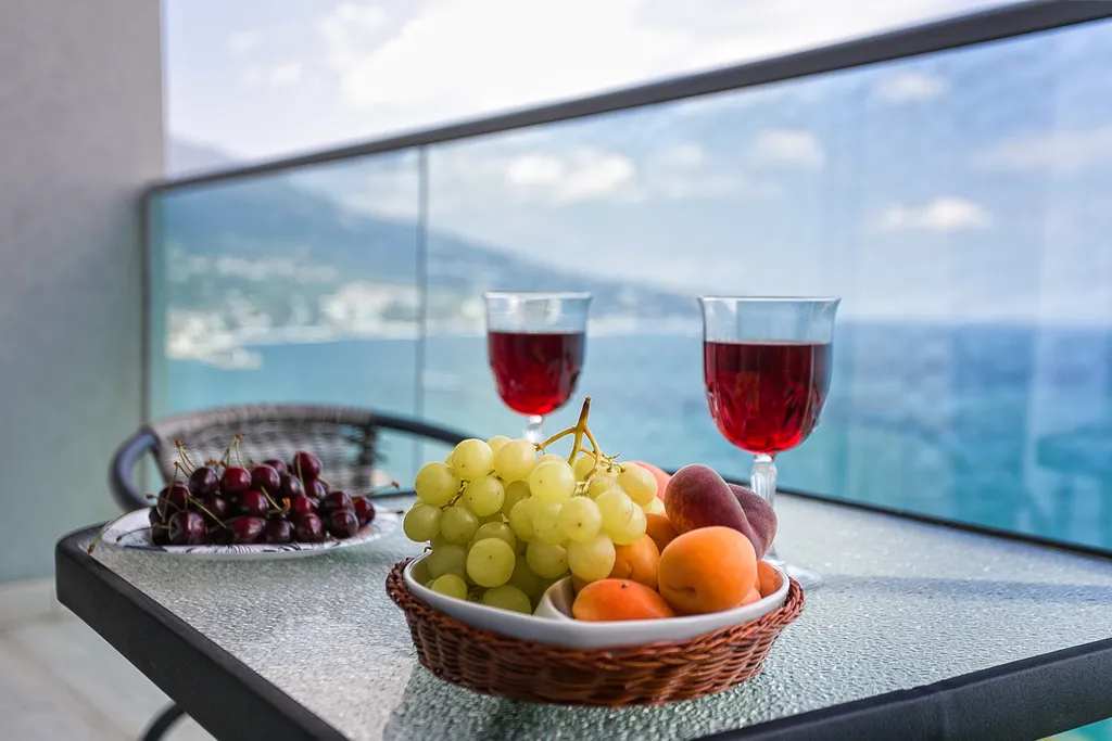 Апартамент с панорамой на море с террасой и 2 санузлами