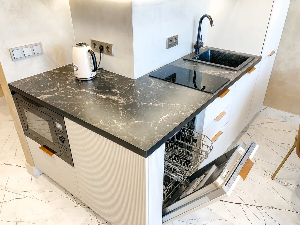 Шикарный апартамент с обзорным видом на море