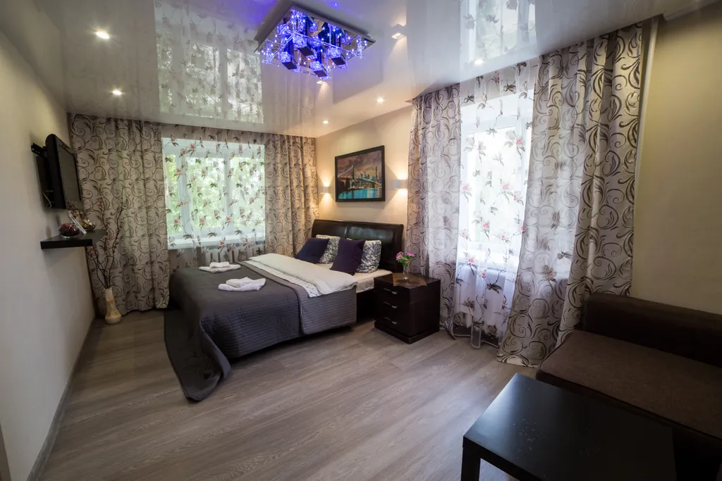 Квартира Квартира у жд вокзала в центре города — Омск