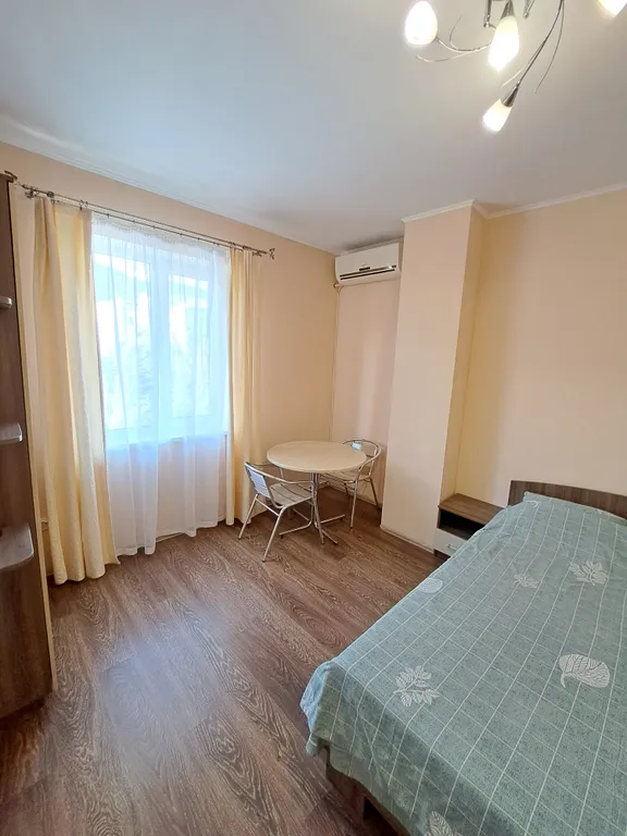 Апартамент с видом в центре Партенита