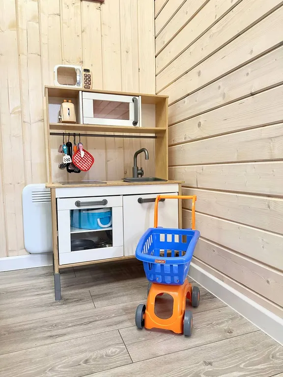 Коттедж Красивый дом с 2 спальнями — Ропша