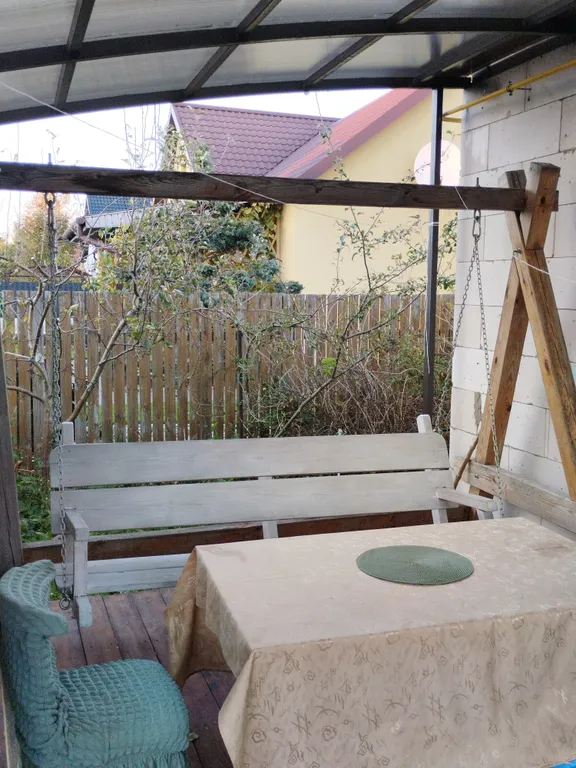 Комфортный домик с парковкой во дворе и террасой на въезде в Брест