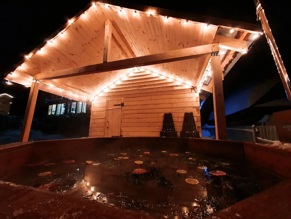 Коттедж с чаном и баней у реки в Красном Ключе