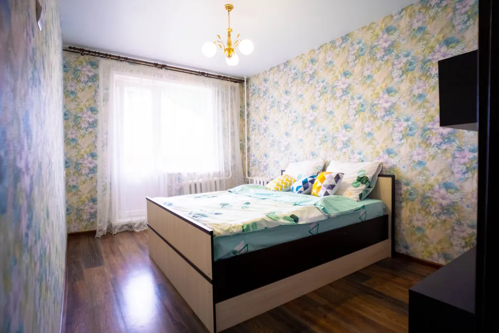 Апартаменты большие эконом-класса в Зареченском районе