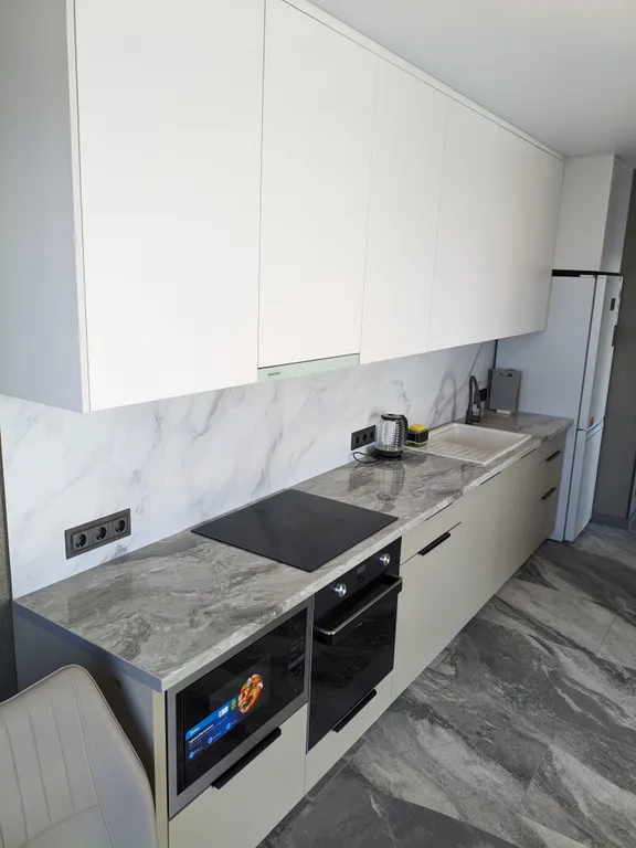 Квартира с отдельной спальней с лучшим видом на море и стадион