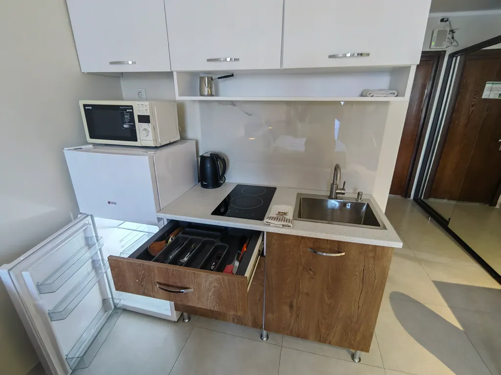 Квартира Квартира Большая студия с балконом и видом на море. 425 — Батуми