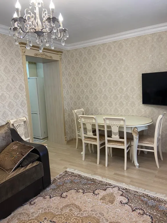 Квартира на площади