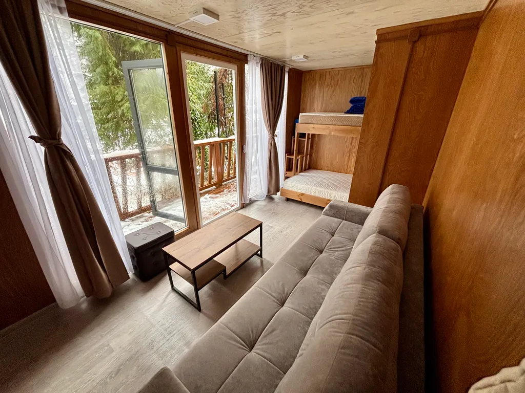 Дом у реки с видом на горы с купелью и баней