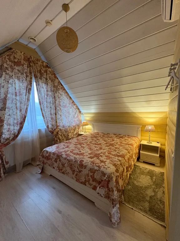 Загородный дом с бассейном и парной на дровах