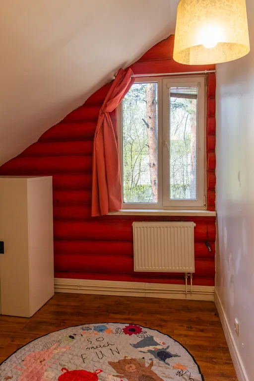 Дом в соснах