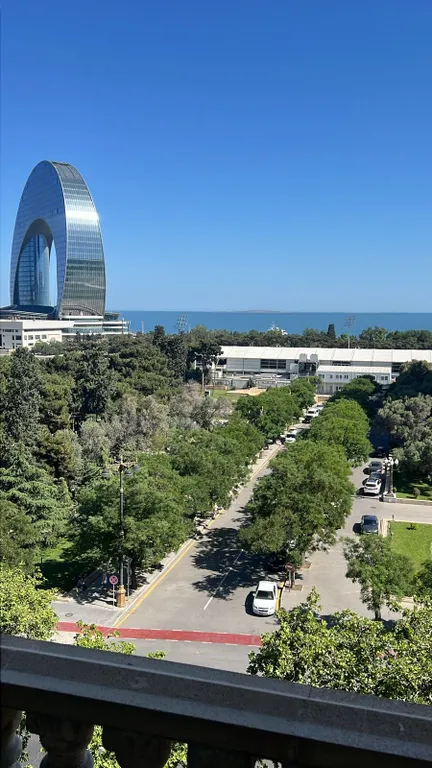 Апартаменты в центре с восхитительным видом на море