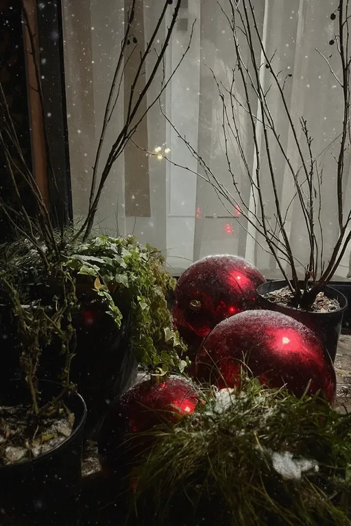 Дом в современном русском стиле в сосновом лесу