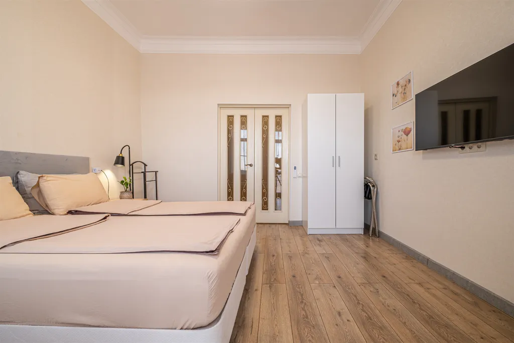 Квартира в центре с видом на лес.