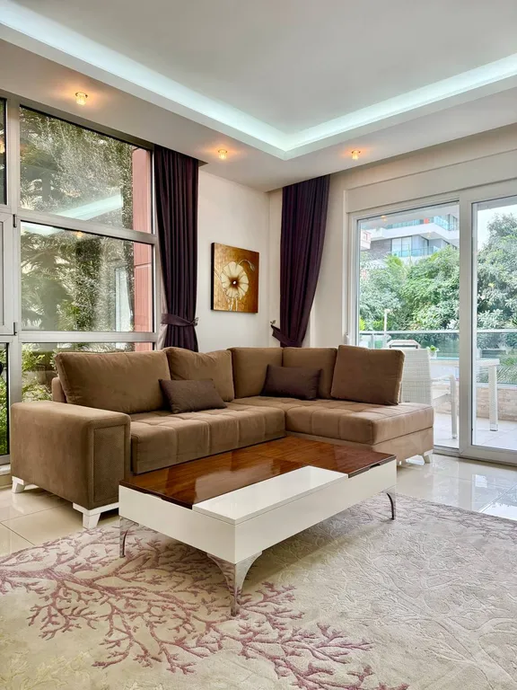 Квартира в центре со своим бассейном у пляжа Клеопатра