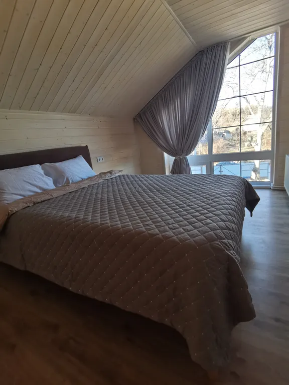 Уютный дом с видом на реку