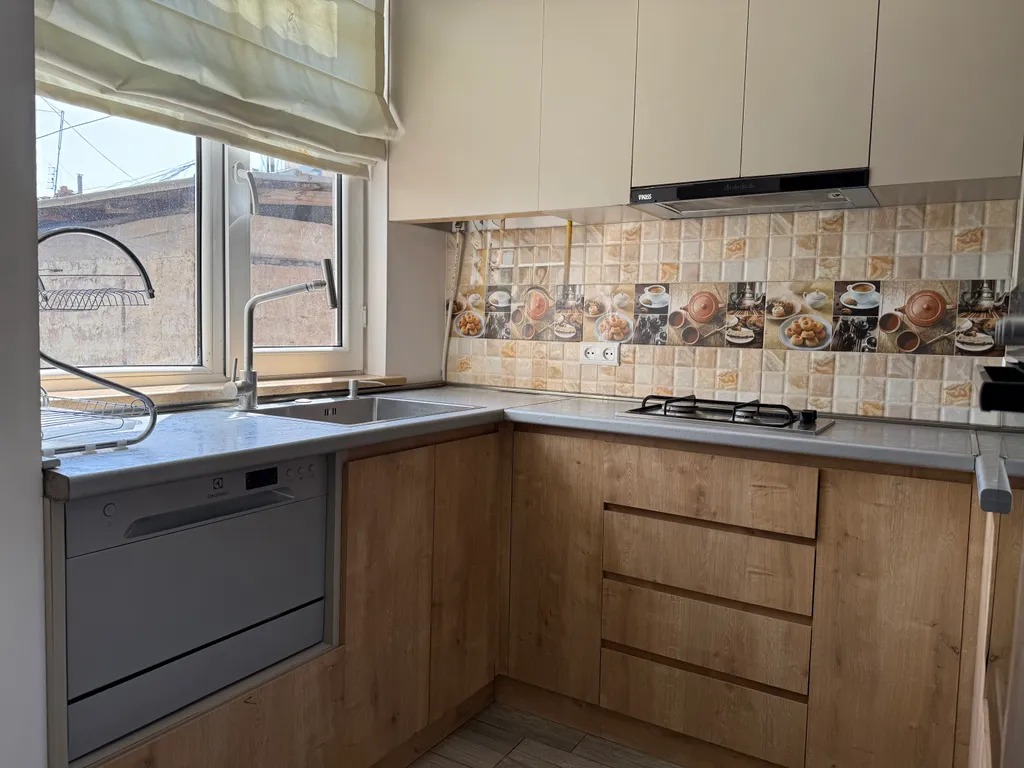 Уютная квартира в самом центре до площади Республики 250 метров