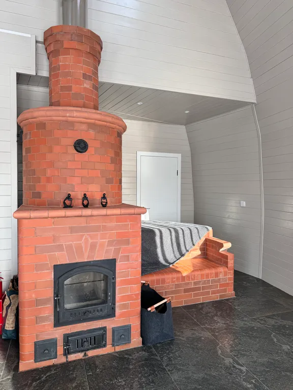 Уникальный дом-сфера с русской печью