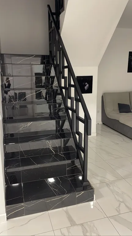 Коттедж с теплым бассейном и баней в 15 минутах от города