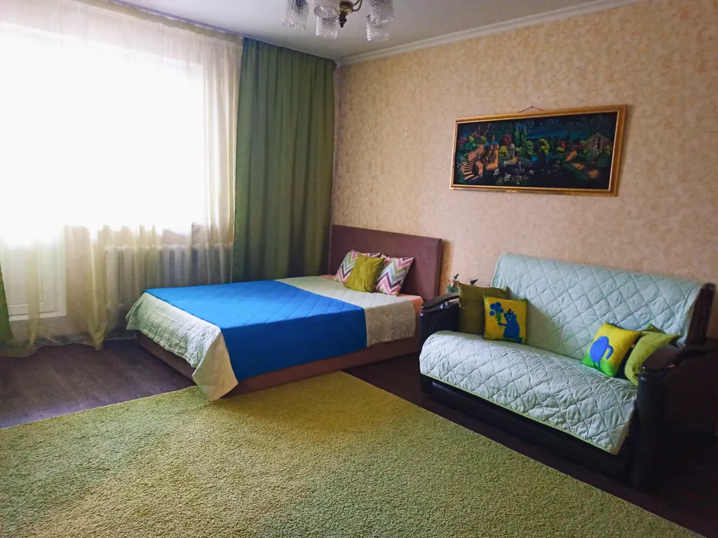 Крупногабаритная квартира возле сквера