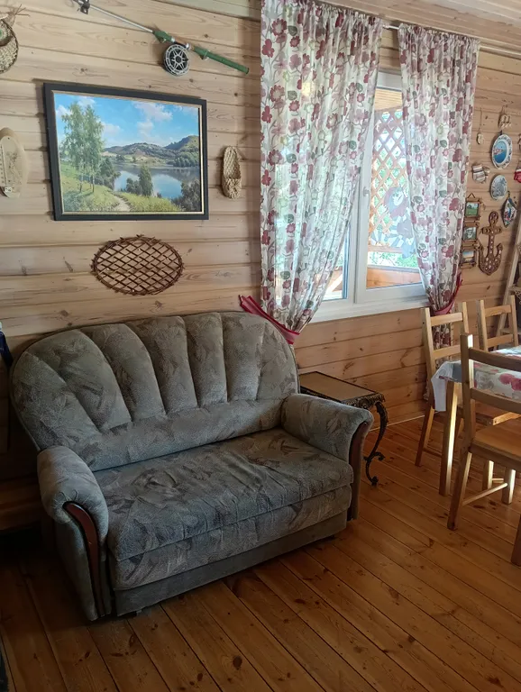 Домик на берегу Оки на территории сельской усадьбы Варежка