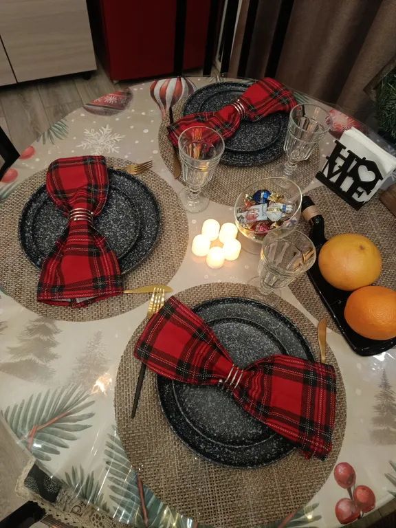 Дом с купелью и сауной, костровой зоной, мангалом и качелями