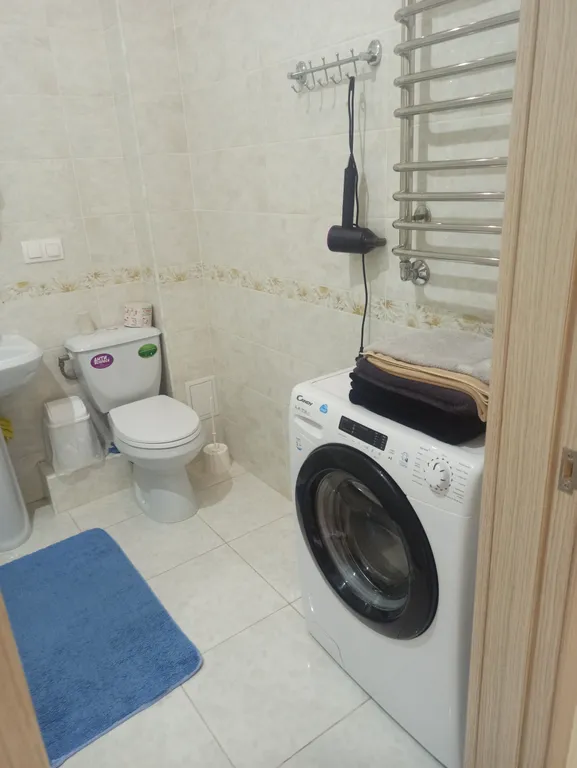 Уютная, трёхкомнатная квартира, с хорошим евроремонтом