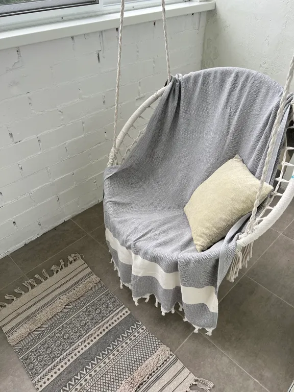 1-к квартира в новом доме с качелью