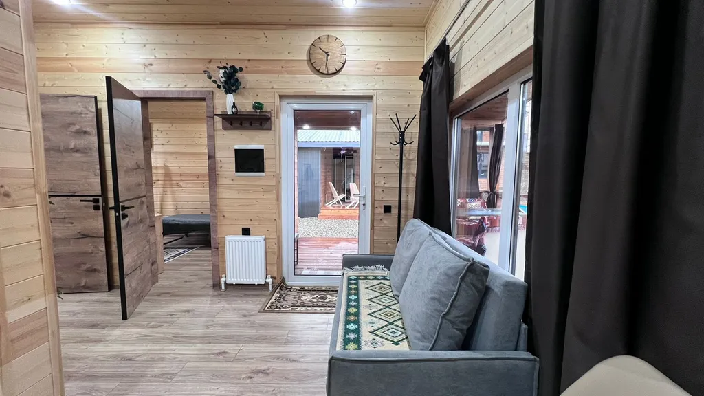 Домик с видом на горы