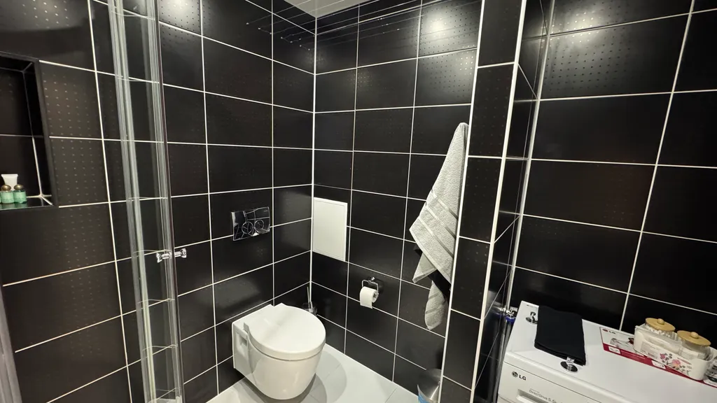 Светлые апартаменты в центре города с видом на озеро