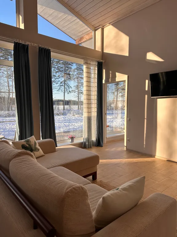 Коттедж Дом на берегу озера — Борисово