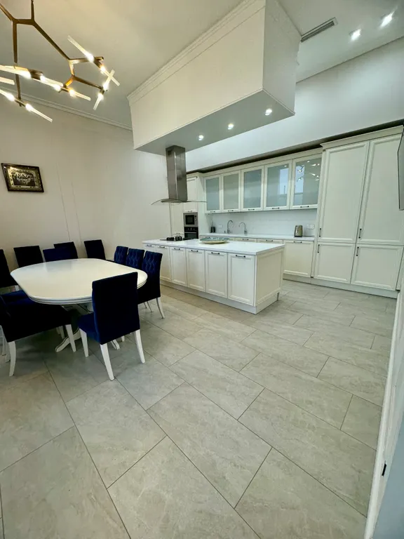 Дом с бассейном и баней у моря