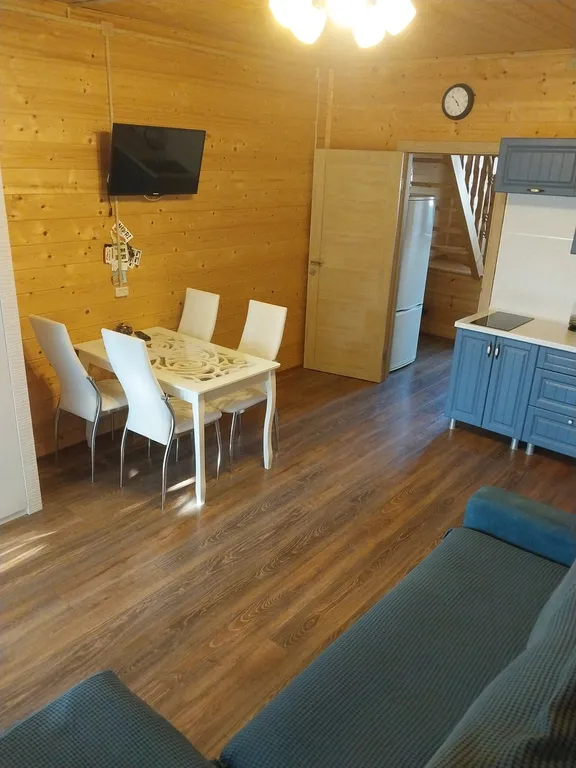 Коттедж Уютный домик со своим отдельным двориком — Кучугуры