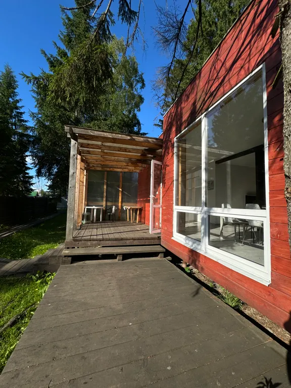 Домик на берегу реки Шексна