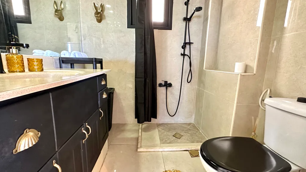 GW951 Квартира с балконом с видом на море (Gugel Waves Nahariya)