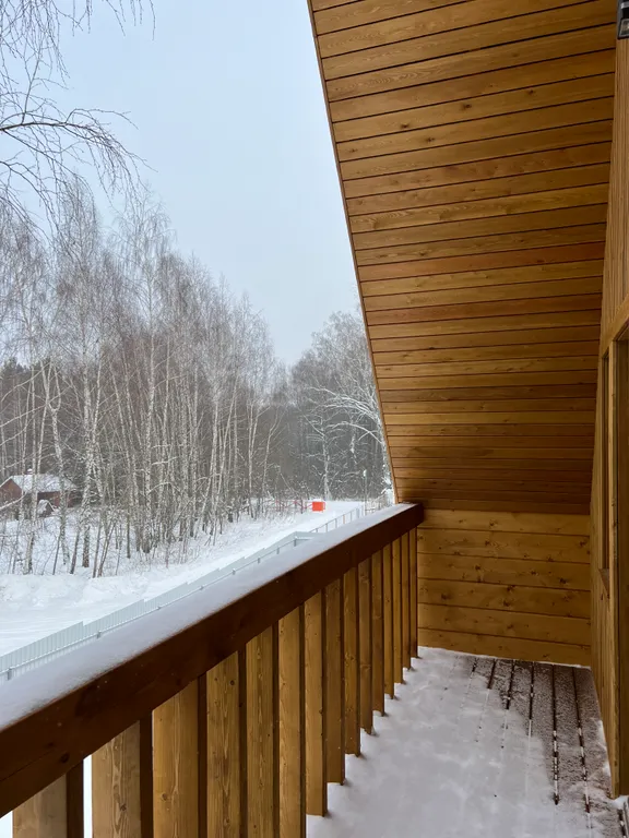 Дом в стиле Барнхаус на берегу реки Ока