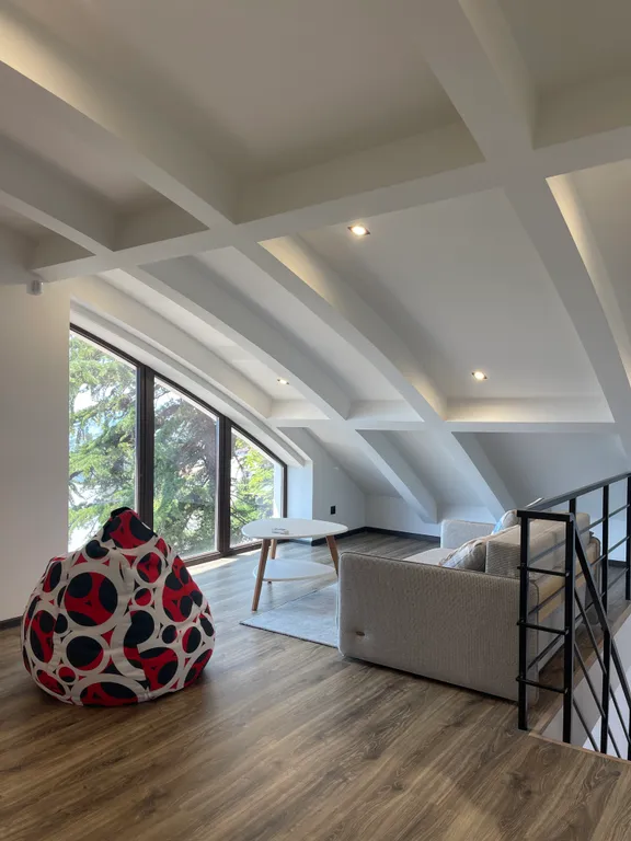 Двухуровневые апартаменты с видом на море и Ай Петри