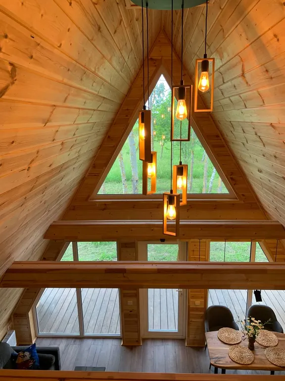 Домик с видом на лес