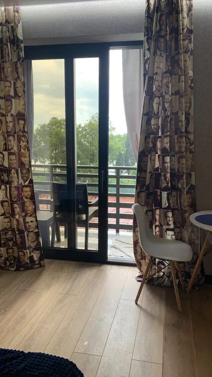 Студия с видом на море