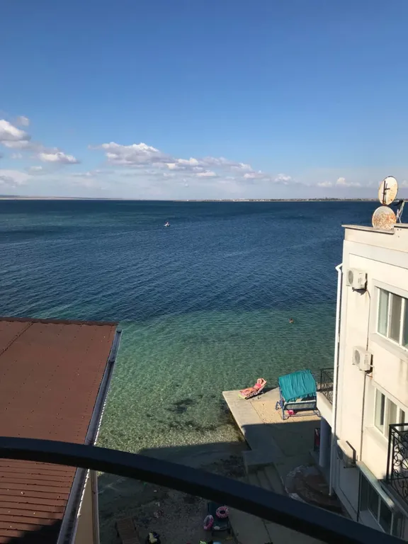 Уютная двухуровневая квартира на берегу озера Донузлав