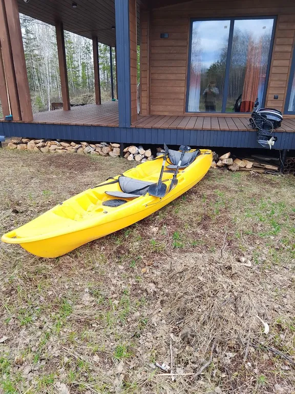 Гео купол в лесу на берегу озера Увильды