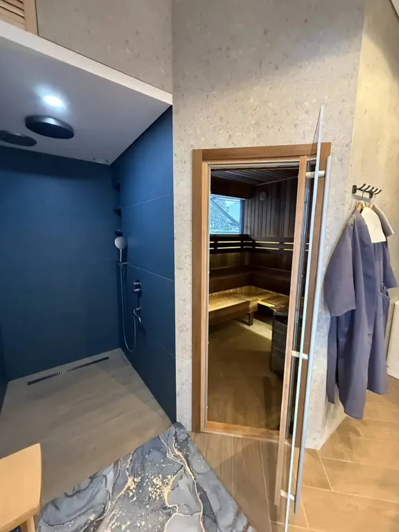 Премиальный дом с видом на лес и пруд в поселке года Ели estate