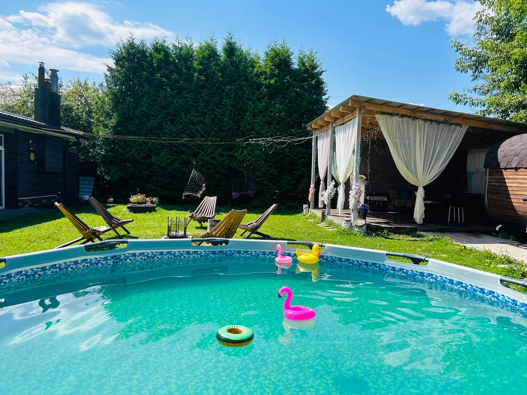 Дом Истра с баней и летним бассейном